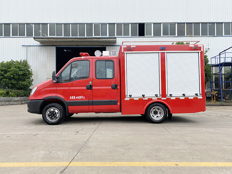 依維柯歐勝雙排500方救險(xiǎn)車(chē)(便攜)