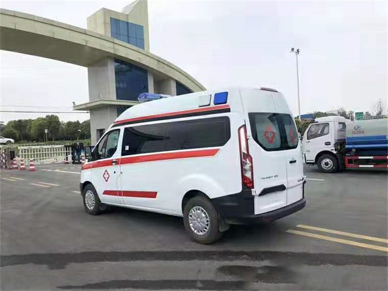 福特V362中軸中頂轉(zhuǎn)運型救護(hù)車