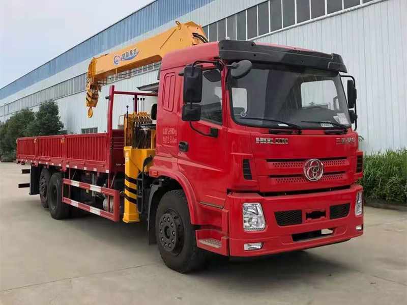 國六三環(huán)昊龍?zhí)嵘龢虺S12噸吊機