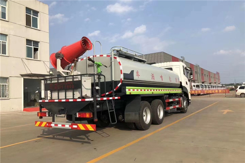 東風天龍后八輪20噸噴霧車，國六綠化噴灑車